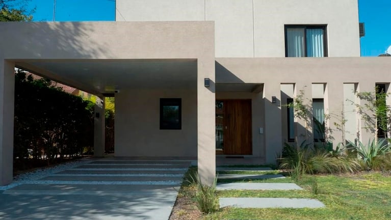 La vivienda que le atribuyen a Adorni en el country de Exaltación de la Cruz. Foto: Clarín.