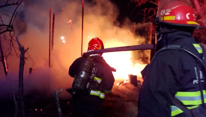 La vivienda sufrió un incendio total.