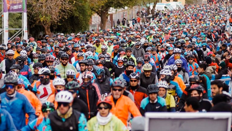 La Vuelta Ciclística debuta en Córdoba Capital.