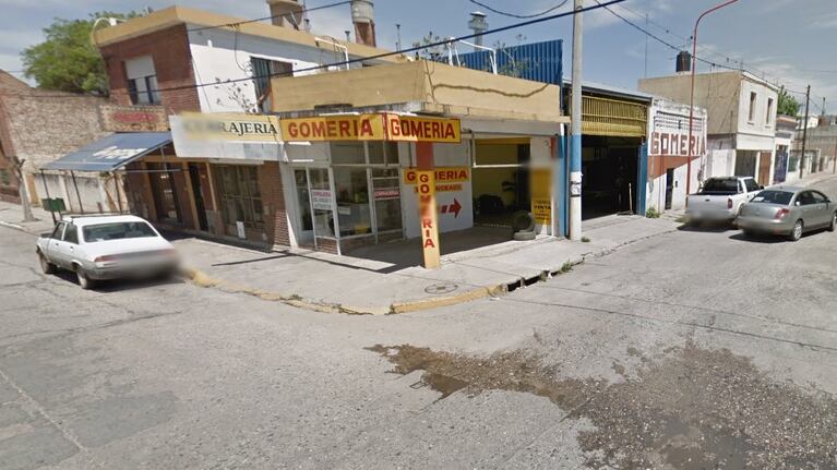 La zona comercial donde se desvaneció y murió el jubilado.