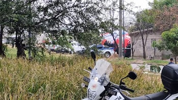 La zona en la que apareció un auto rojo abandonado.