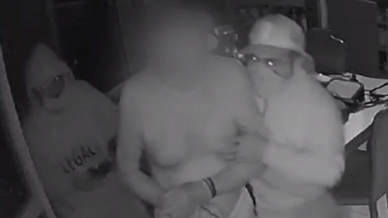 Ladrones maniataron y torturaron a jubilados para robarles en su casa.