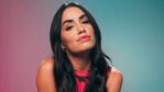 Lali Espósito disfruta de vacaciones con amigos en la Patagonia.