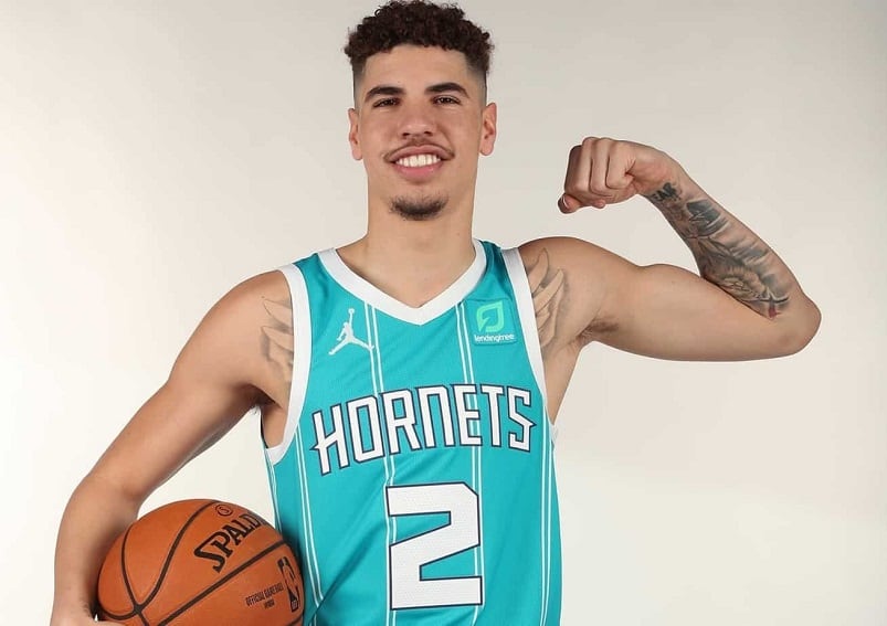 LaMelo Ball jugará cuatro temporadas en Charlotte Hornets a cambio de 35.6 millones de dólares.