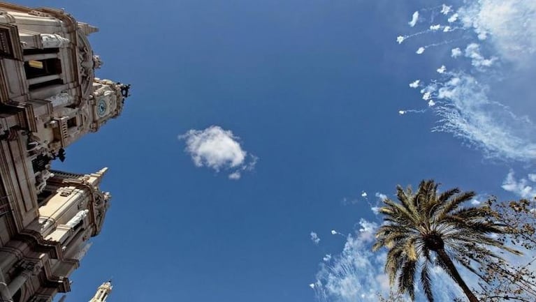 Lanzan pirotecnia con las cenizas de un difunto 