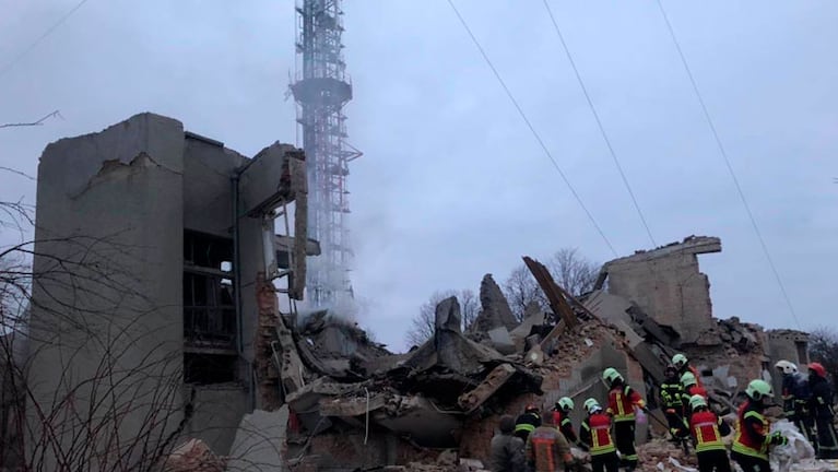 Lanzaron misiles contra una torre de televisión en Rivne.