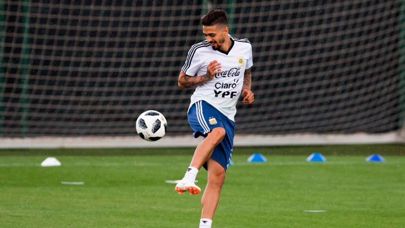 Lanzini se rompió un ligamento de la rodilla y se busca reemplazo.