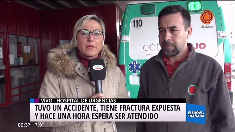 Larga espera en la recepción de pacientes