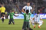 Las águilas se impusieron 2 a 0 ante la celeste y blanca en el estadio Bicentenario de San Juan.