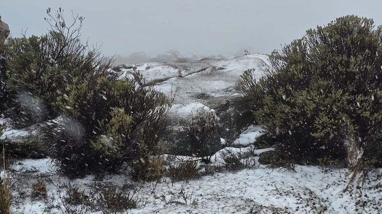 Las Altas Cumbres se volvieron a pintar de blanco. (Foto: Parador Giulio Cesare)