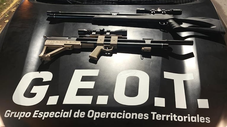 Las armas fueron secuestradas en un control vehicular.