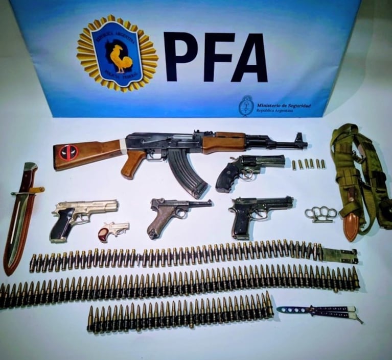 Las armas secuestradas en el procedimiento.