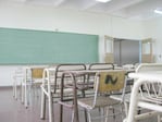 Las aulas seguirán vacías hasta nuevo aviso.