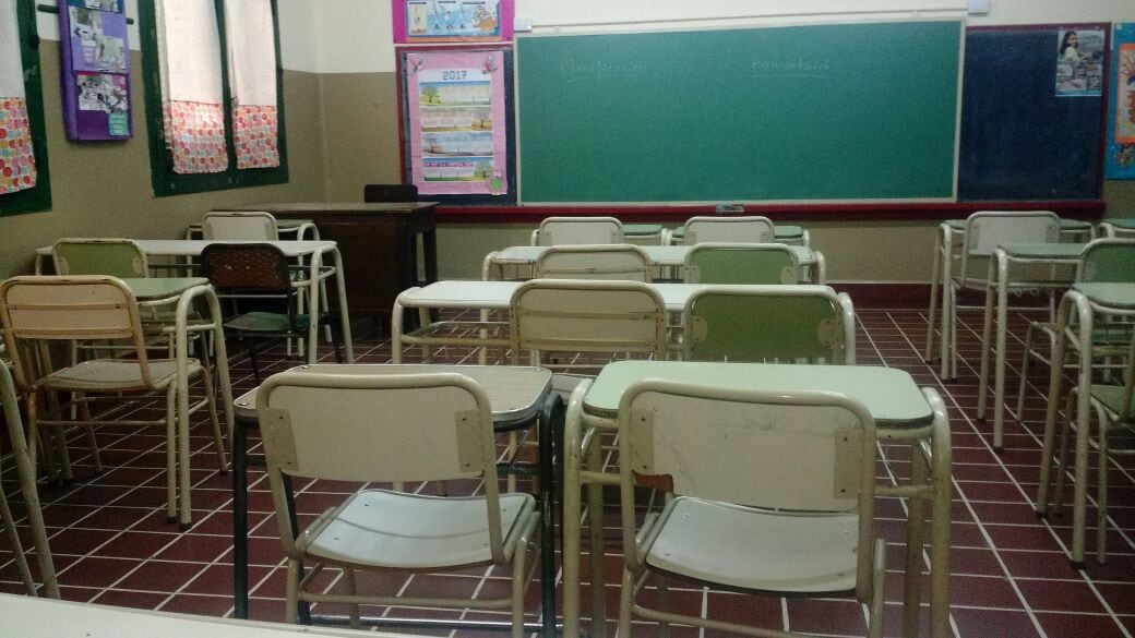 Las aulas vacías en las escuelas de Córdoba. Foto: Karina Vallori.