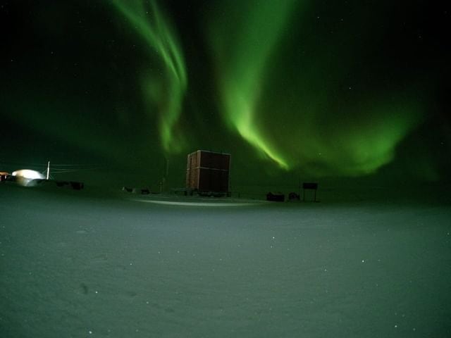 Las auroras australes aparecieron en la Antártida argentina. Foto: SMN.