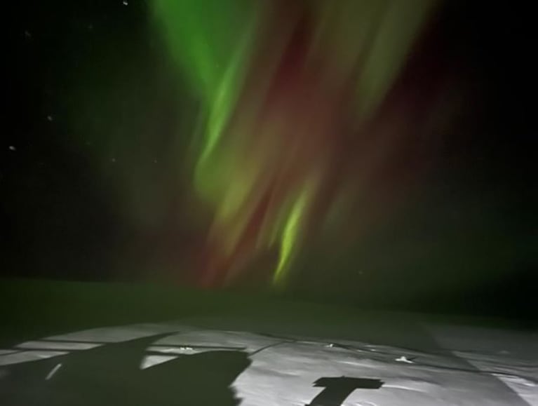 Las auroras australes aparecieron en la Antártida argentina. Foto: SMN.