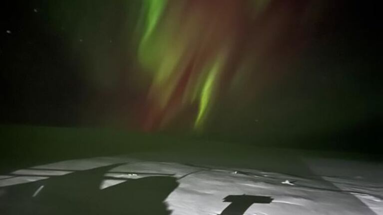 Las auroras australes aparecieron en la Antártida argentina. Foto: SMN.