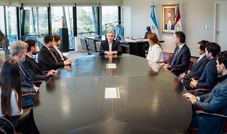 Las autoridades de Mercado Libre fueron recibidas por el gobernador.