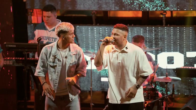 Las bandas se unieron por primera vez para un enganchado.