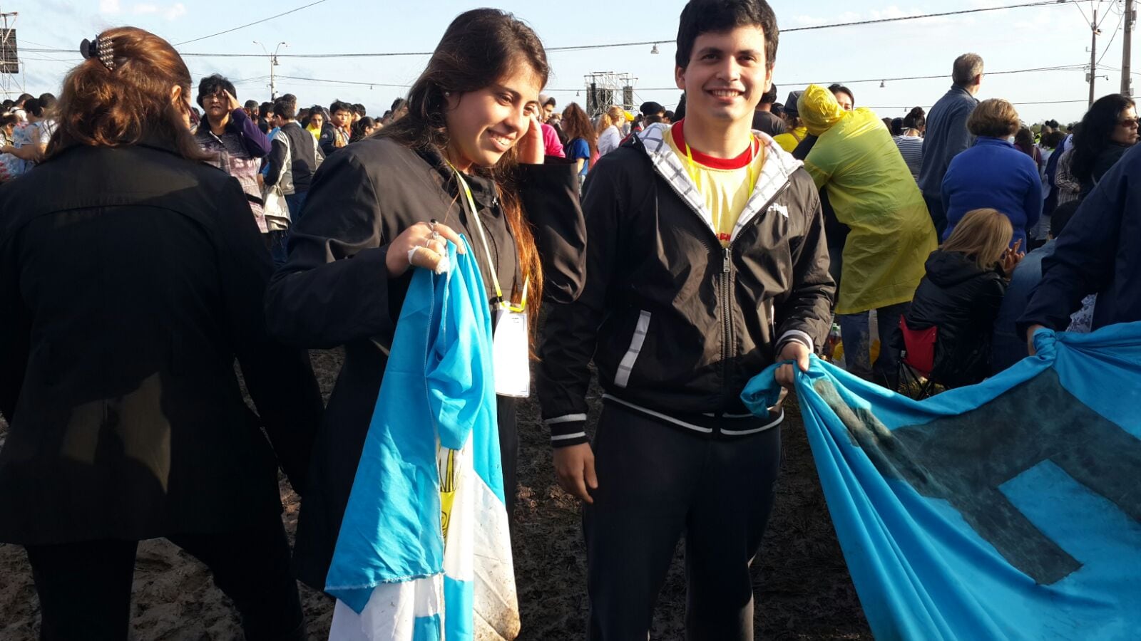 Las banderas celestes y blancas presentes en Paraguay. 