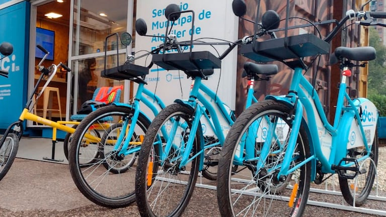 Las bicicletas que incorporó la Municipalidad de Córdoba. Foto: Pablo Olivarez/El Doce.