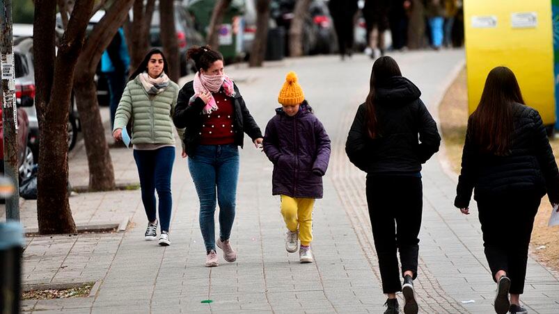 Las bufandas y los abrigos vuelven a salir a las calles. 