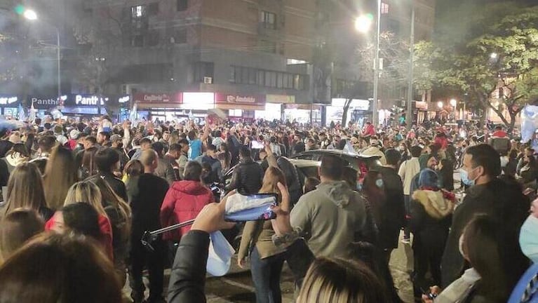 Las calles de la ciudad de Córdoba se colmaron para festejar