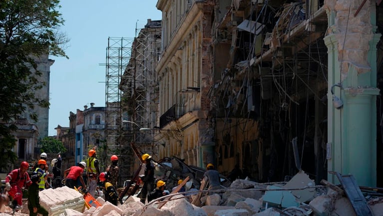 Las calles de La Habana se llenaron de escombros. 