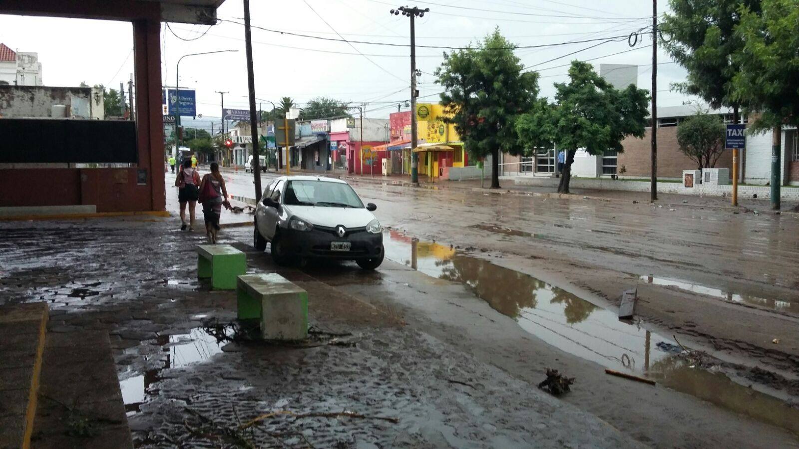 Las calles de Villa Allende, después del paso de la tormenta. 