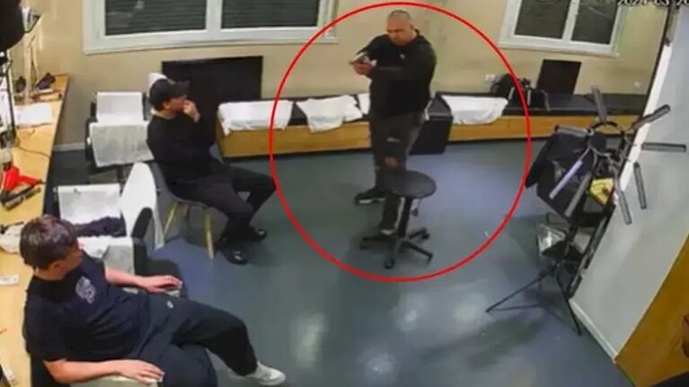 Las cámaras de seguridad captaron el momento en el que Abel Guzmán aprieta el gatillo.