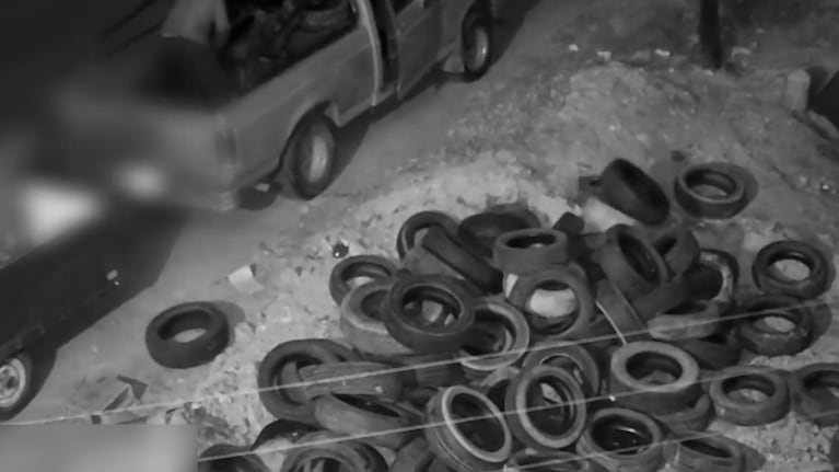 Las camionetas fueron captadas por las cámaras del Centro de Monitoreo Urbano de la Municipalidad.