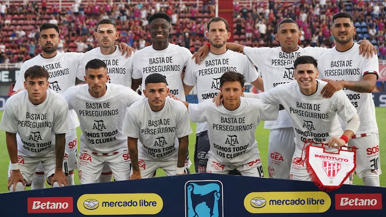 Las camisetas de Instituto en apoyo al paro de AFA.
