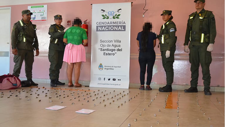 Las capsuleras fueron detenidas en un control en Santiago del Estero.