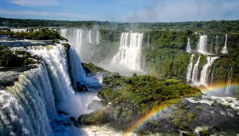 Las Cataratas del Iguazú, una de las maravillas naturales argentinas.