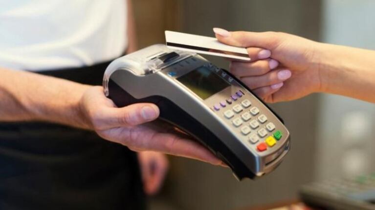 Las compras se realizaron en negocios que atendían en horario nocturno.