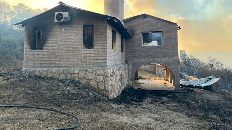 Las condiciones climáticas no permiten controlar el fuego.