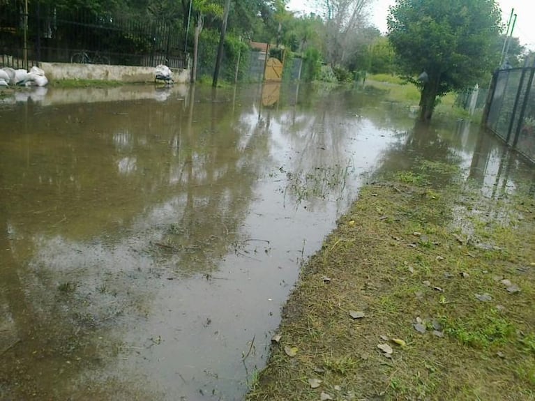 Las crecidas inundaron varios sectores en Carlos Paz, La Calera y Bialet Masse