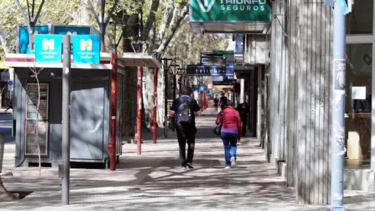 "Las cuarentenas hacen a los pobres mucho más pobres", afirmó David Nabarro.