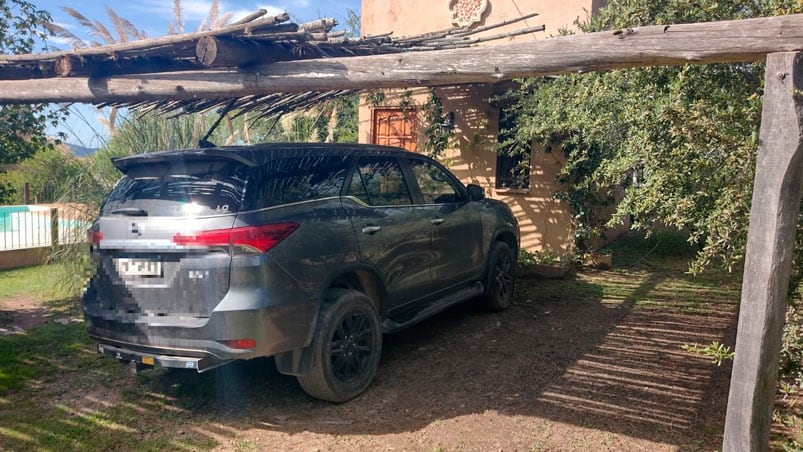 Las dos camionetas que tenían pedido de secuestro estaban en Tanti.