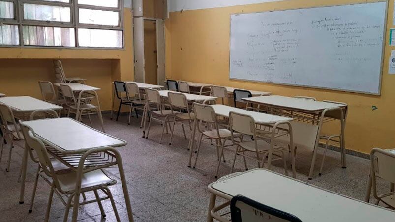 Las escuelas están vacías pero los docentes trabajan más que nunca. 