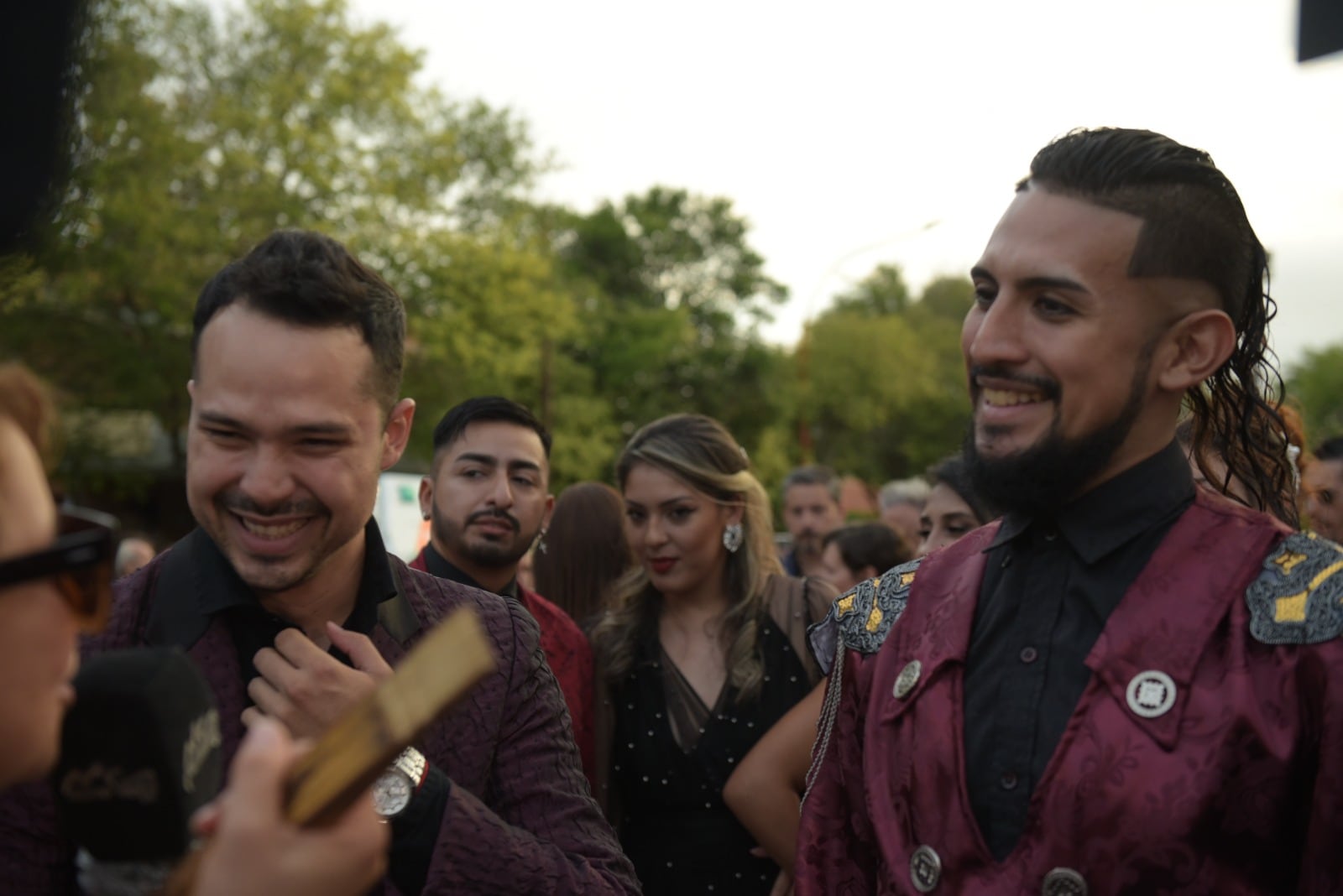 Las estrellas desfilaron por la alfombra roja de los Premios Carlos. Foto: Cecilia Acevedo/El Doce.