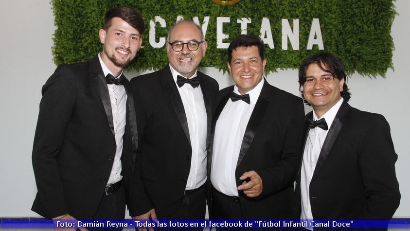 Las figuras, los chicos y el equipo del Fútbol Infantil tuvieron su gran noche.