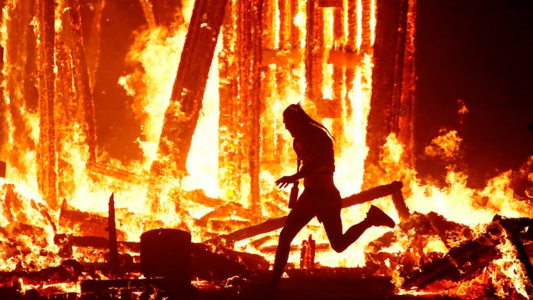 Las fotógrafos registraron la trágica corrida en el Burning Man Festival 2017.