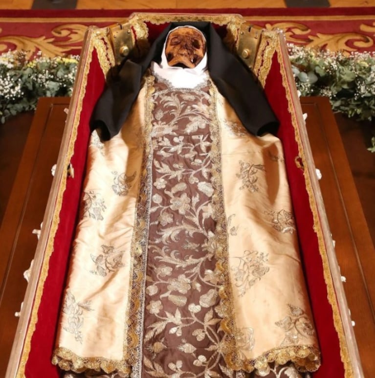 Las fotos de la increíble conservación de Santa Teresa de Jesús a 440 años de su muerte