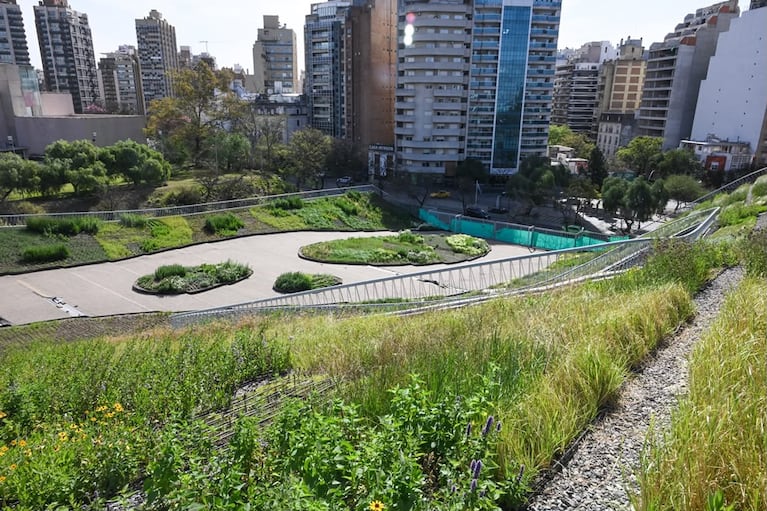 Las fotos de la renovación de la rampa sobre el Centro Cultural Córdoba. (Foto: Prensa Provincia)