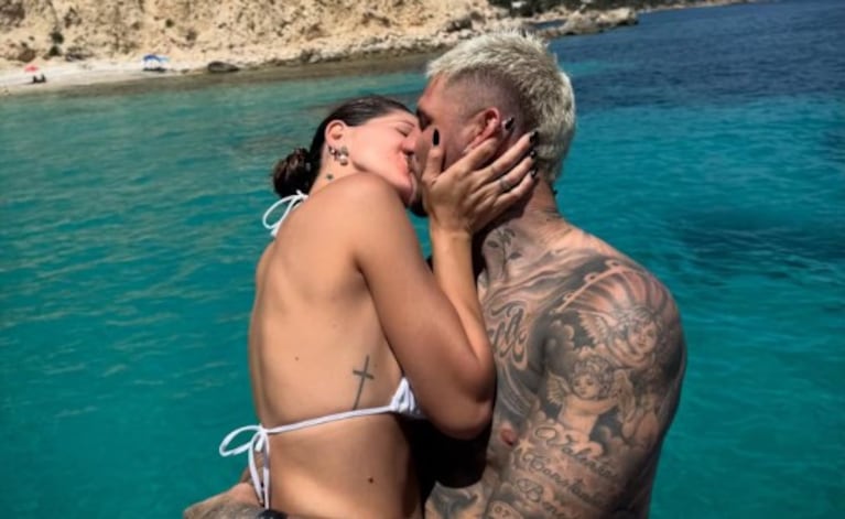 Las fotos subidas de tono de Icardi y la China disfrutando en un barco en Ibiza