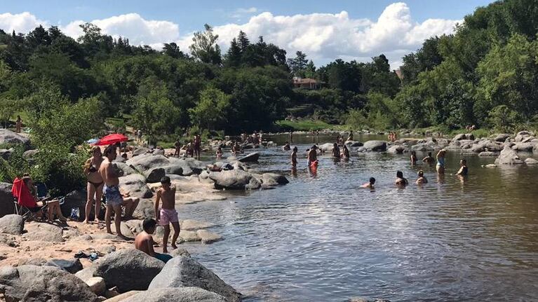 Las fuertes subas ya se sienten en los ríos de las sierras.