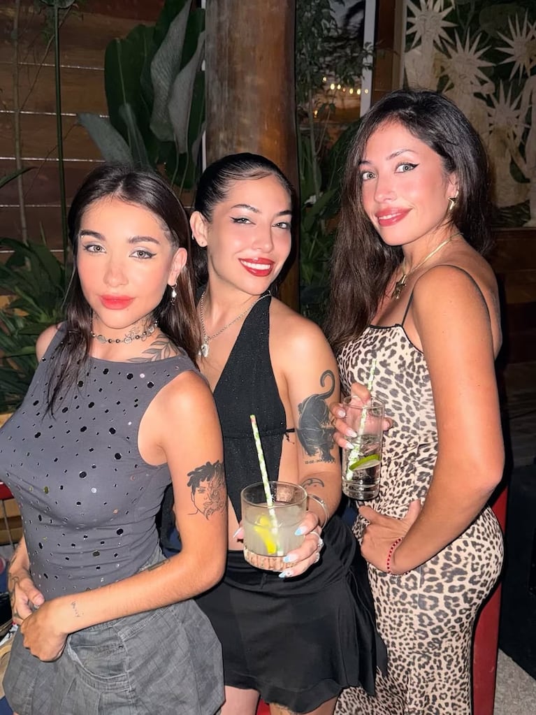 Las gloriosas vacaciones familiares de María Becerra en Costa Rica: “Surfing y fulbito 24/7”