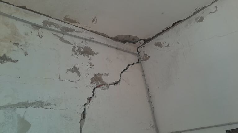 Las grietas se hicieron más grandes en los últimos días.