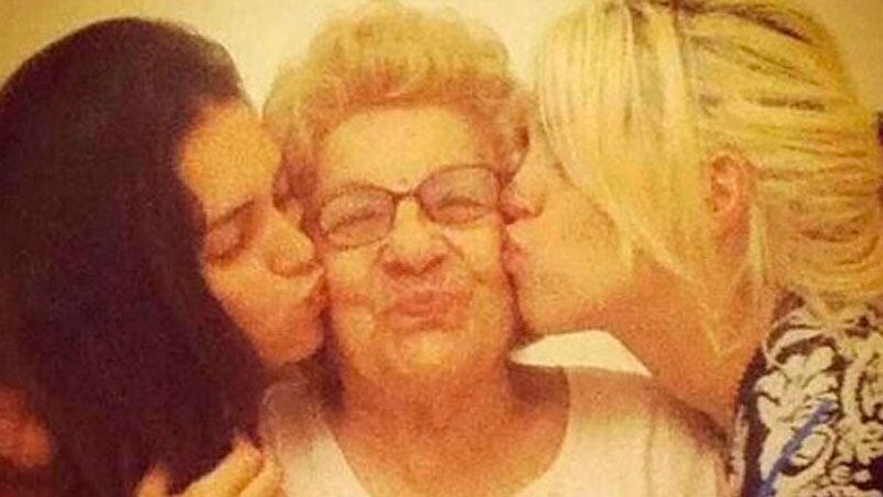 Las hermanas despidieron a su abuela en las redes sociales. 